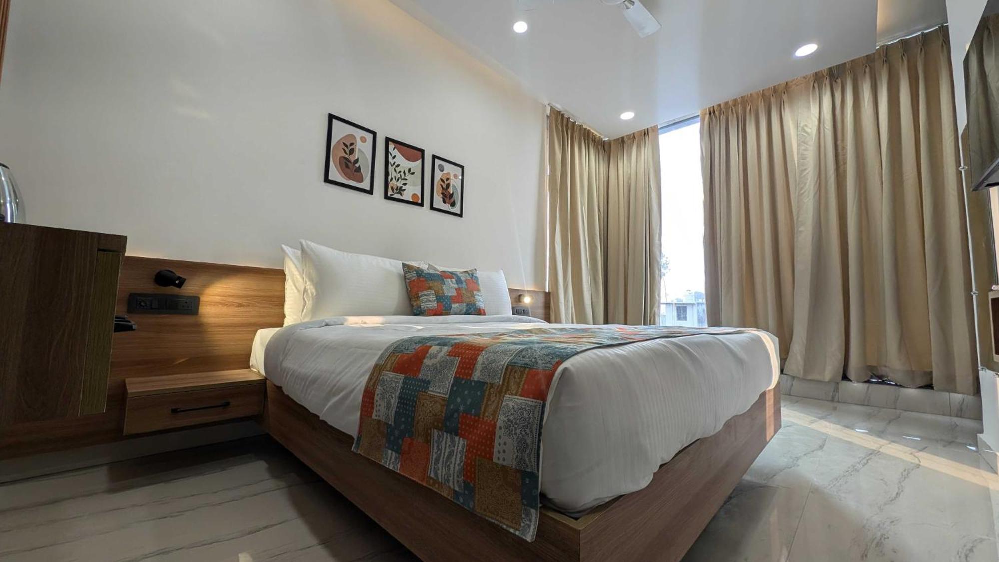 Hotel O Vasu Palace Ayodhya Eksteriør bilde