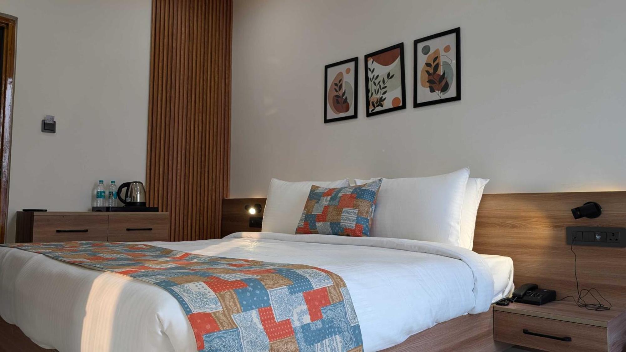 Hotel O Vasu Palace Ayodhya Eksteriør bilde